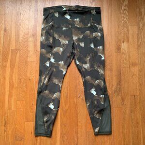 NWOT All in Motion Leggings Womens XL Camo Green